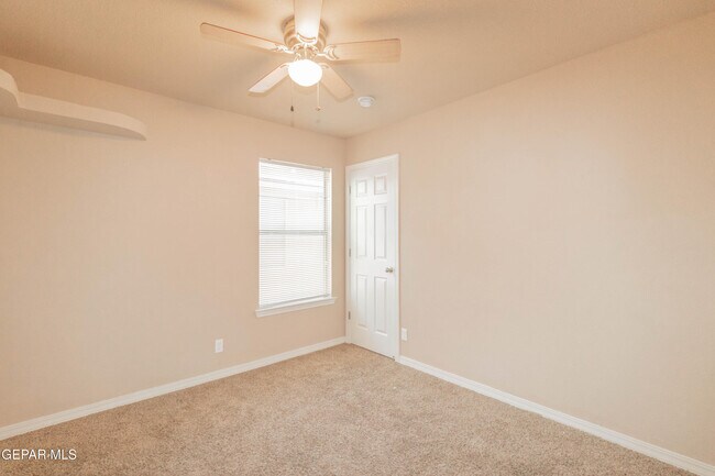 Building Photo - 14529 Jesus Almeida