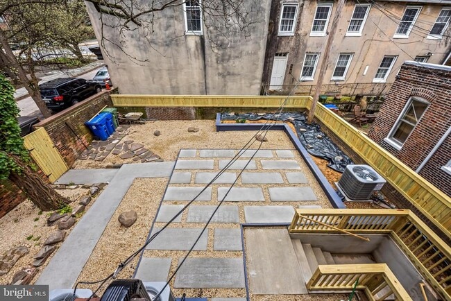 Building Photo - 1202 Bolton St