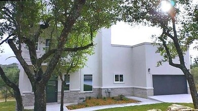 Building Photo - 301 Knights Row