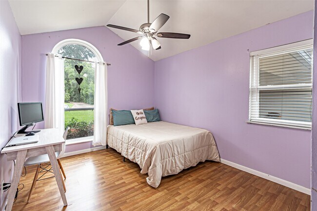 Building Photo - 5611 Winding Way Dr