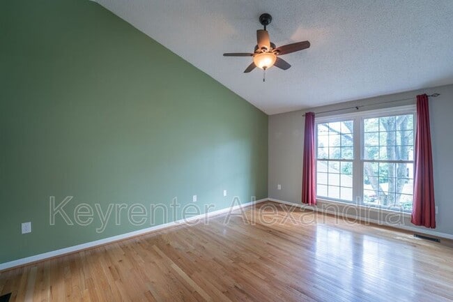 Building Photo - 13183 Oak Farm Dr