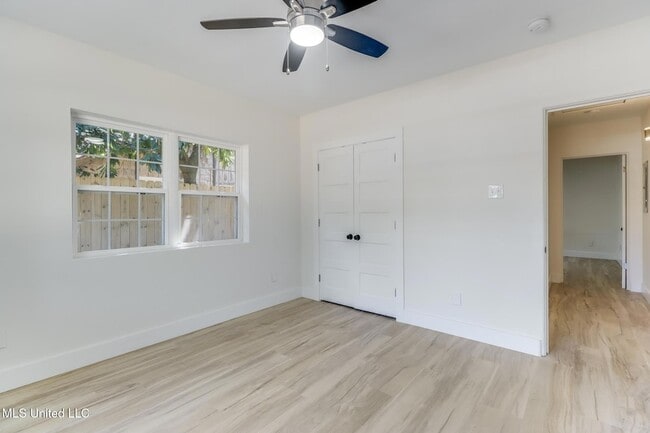 Building Photo - 175 St Charles Ave