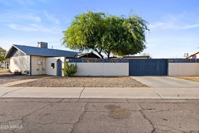 Building Photo - 13810 N 48th Ave