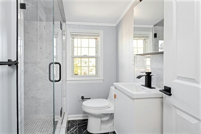 Building Photo - 80 Victory St