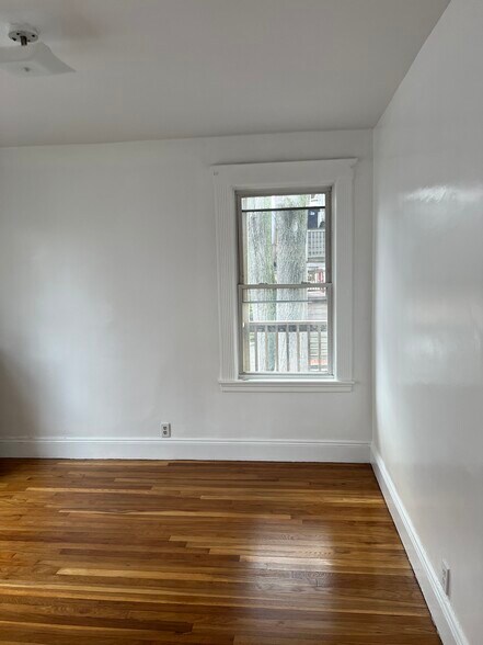 Building Photo - 196 Reservation Rd