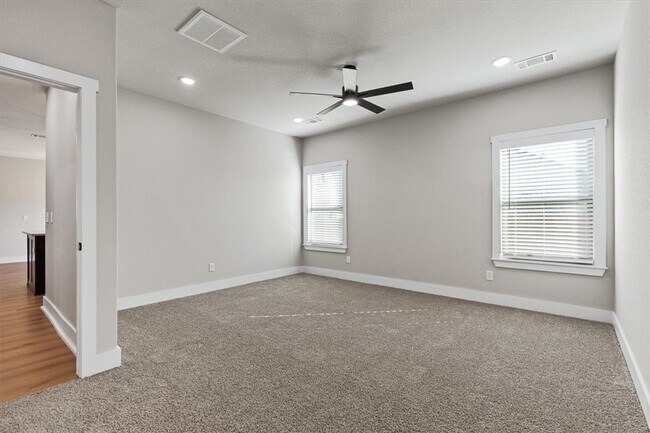 Building Photo - 7005 SW High Meadow Blvd