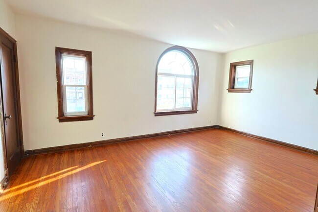 Building Photo - 3754 Dunnica Ave