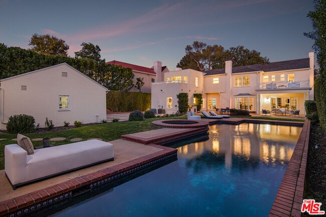 Building Photo - 625 Sierra Dr