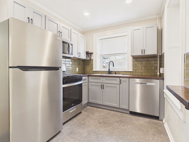 Building Photo - 3200 Green St