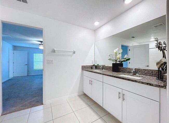 Building Photo - 6557 Bar S Bar Trl