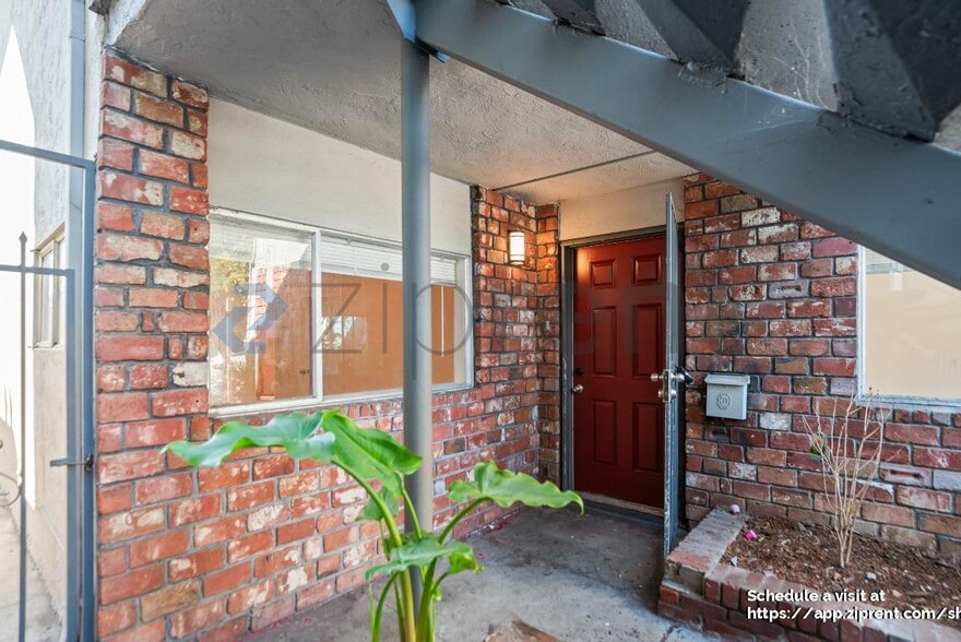 Building Photo - 669 33rd St