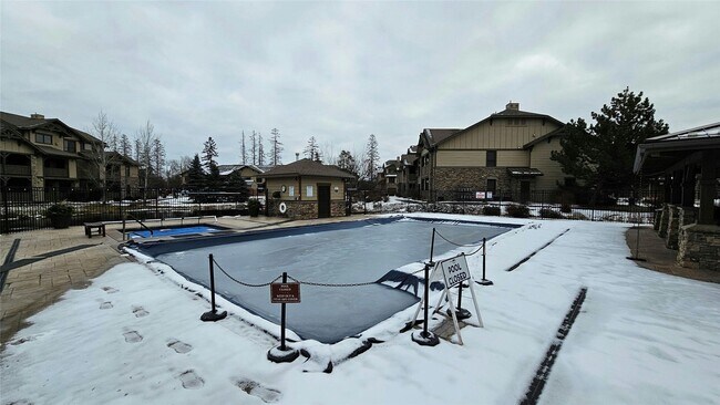 Building Photo - Wonderful Furnished 3 Bedroom & 2 Bathroom...
