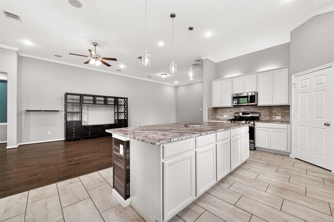 Building Photo - 3854 Fleetwood Falls Ln