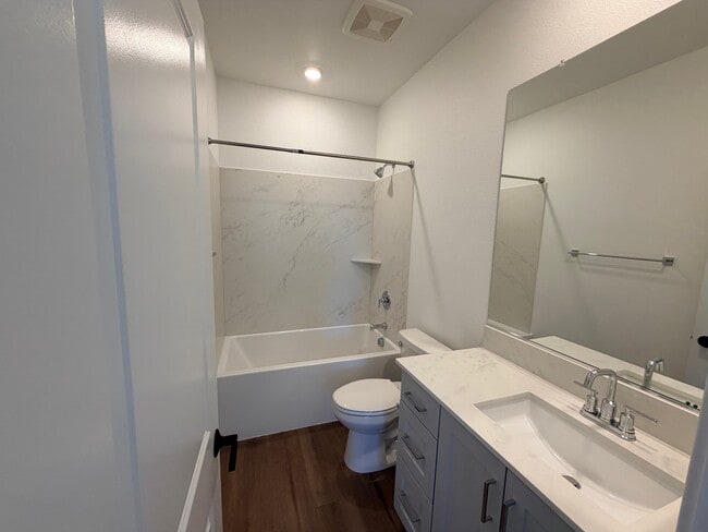 Building Photo - 513 Proton Pl