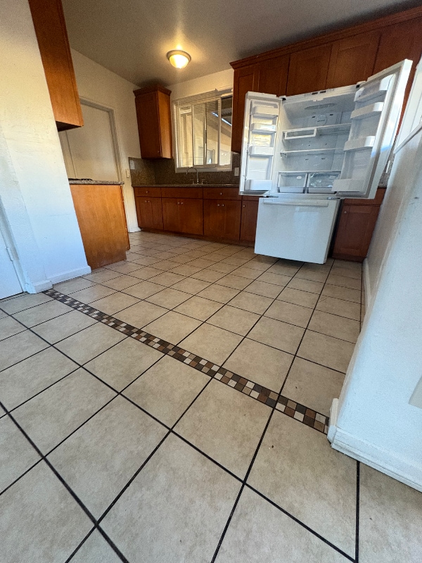 Building Photo - 2864 Fordham St