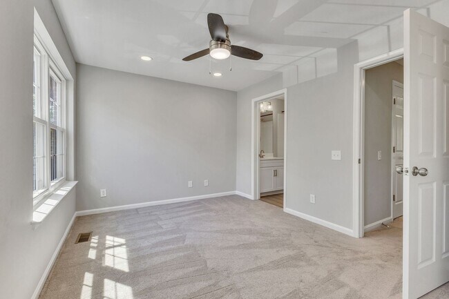 Building Photo - Stylish Condo Near Van Dorn Metro with Dual En Suites