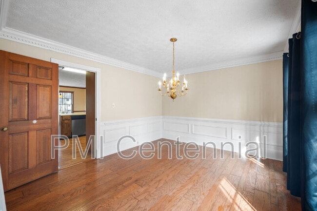 Building Photo - 2645 Wilshire Terrace