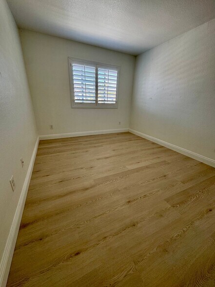 Building Photo - 15 Ametrine Way