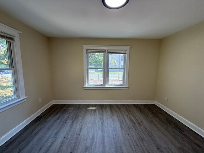 Building Photo - 428 3rd Ave