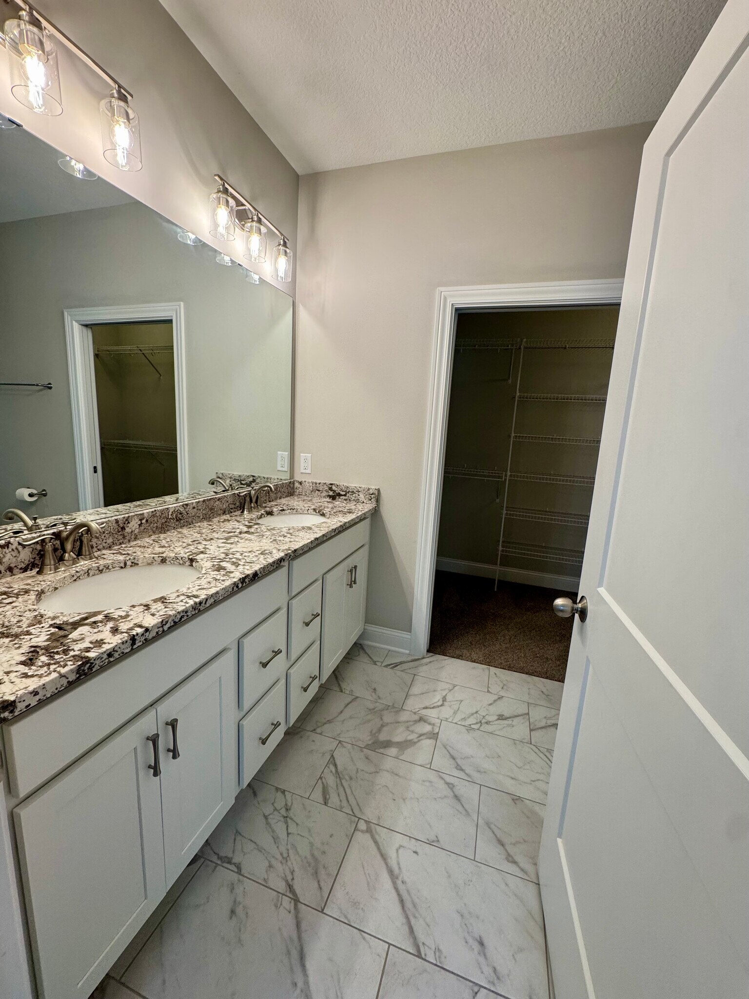 Building Photo - 5058 Pandit Dr