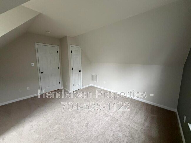 Building Photo - 2121 Ballingarry Dr