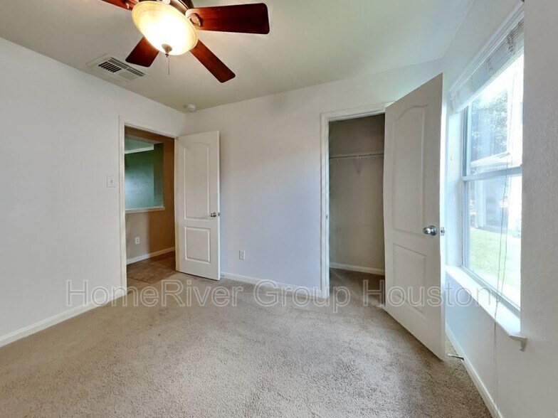Building Photo - 3602 Avalon Castle Dr