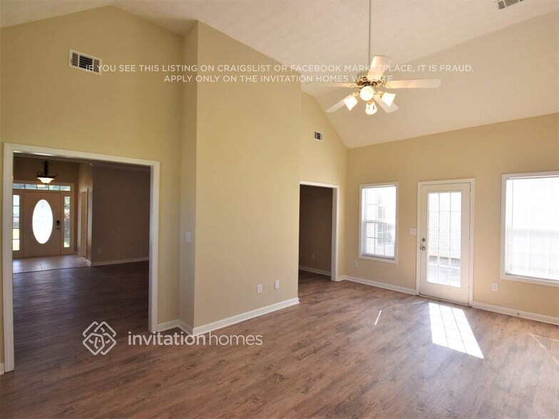 Building Photo - 312 Glouchester Dr