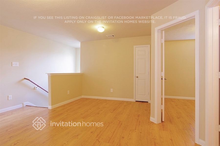 Building Photo - 18811 Dennington Dr