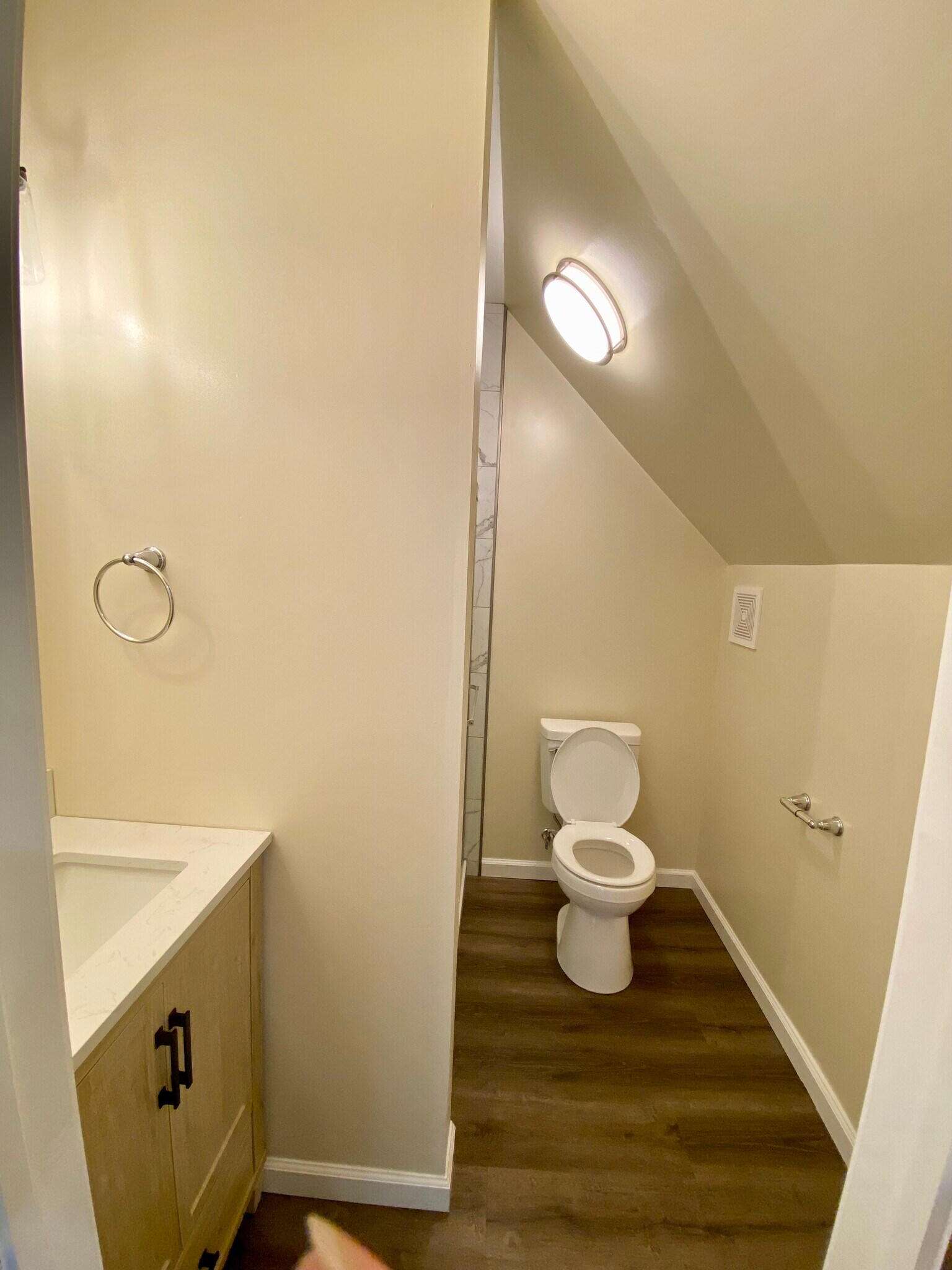 Building Photo - 1372 Neil Ave