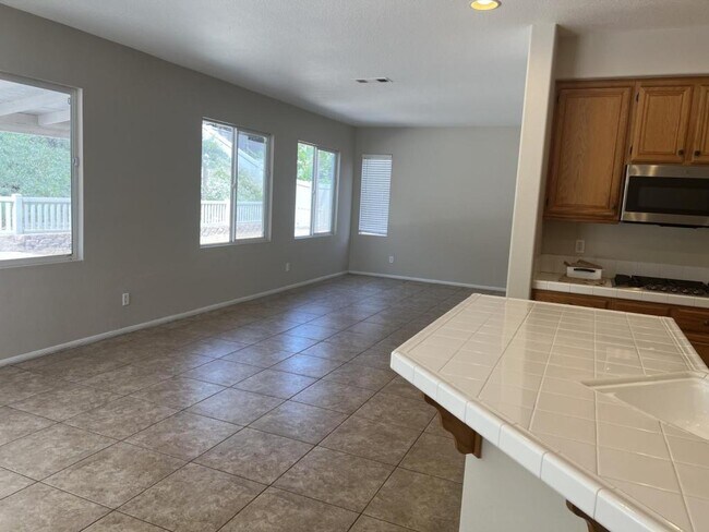 Building Photo - 27749 Hackberry St