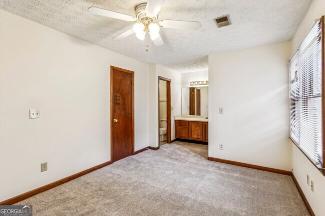 Building Photo - 1105 Booth Ct SW