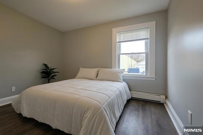 Building Photo - 36 Garfield Pl