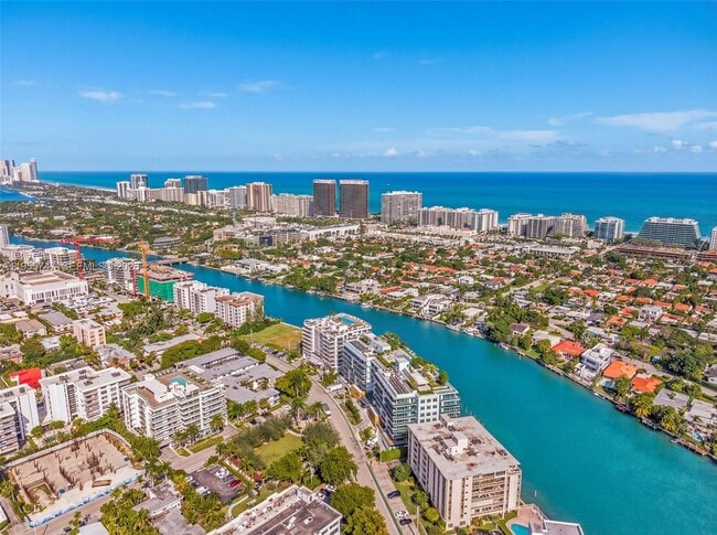 Building Photo - 9201 E Bay Harbor Dr