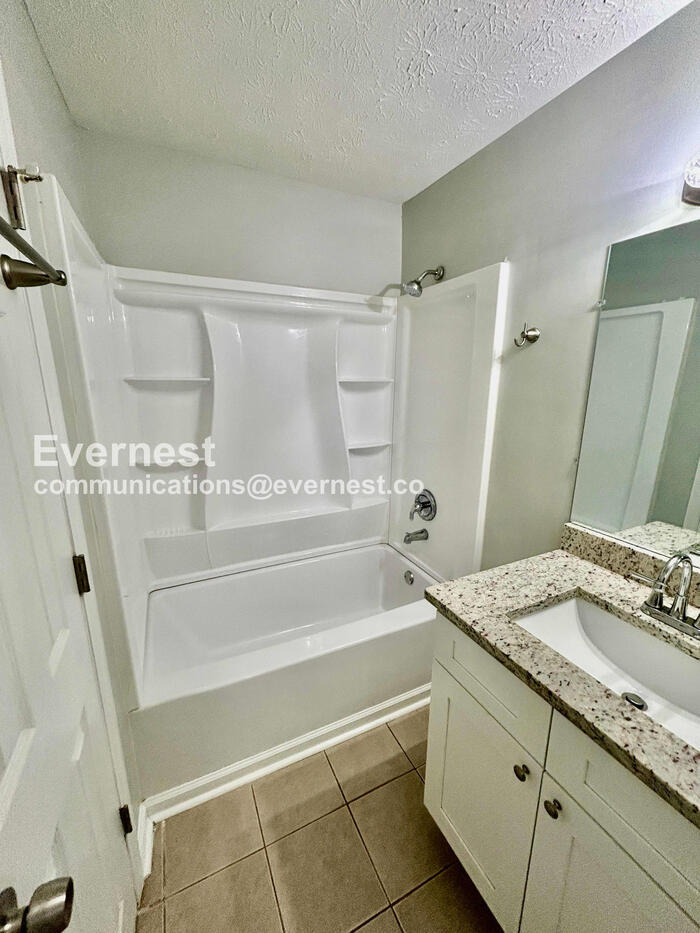 Building Photo - 5049 Donnell Way