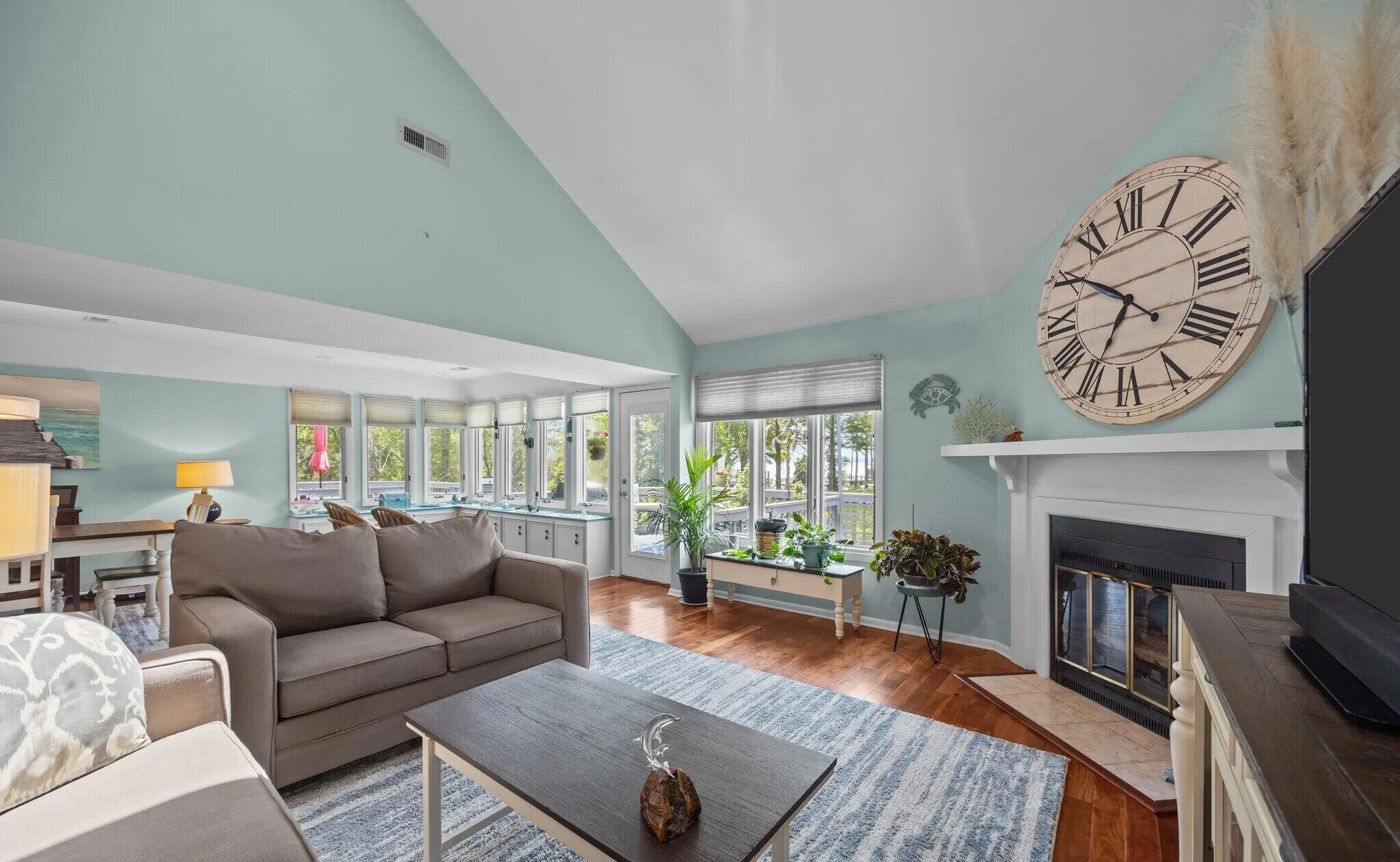 Living room - 117 Forecastle Ct
