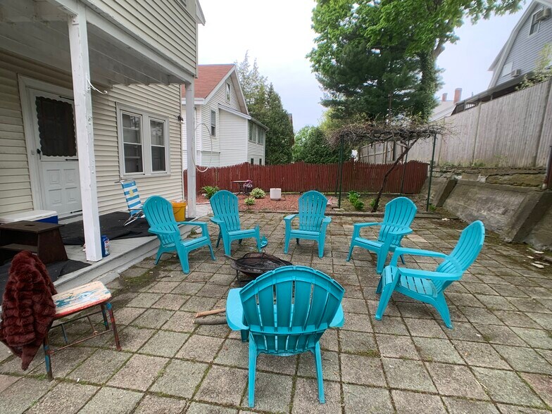 Building Photo - 120 Nonantum St