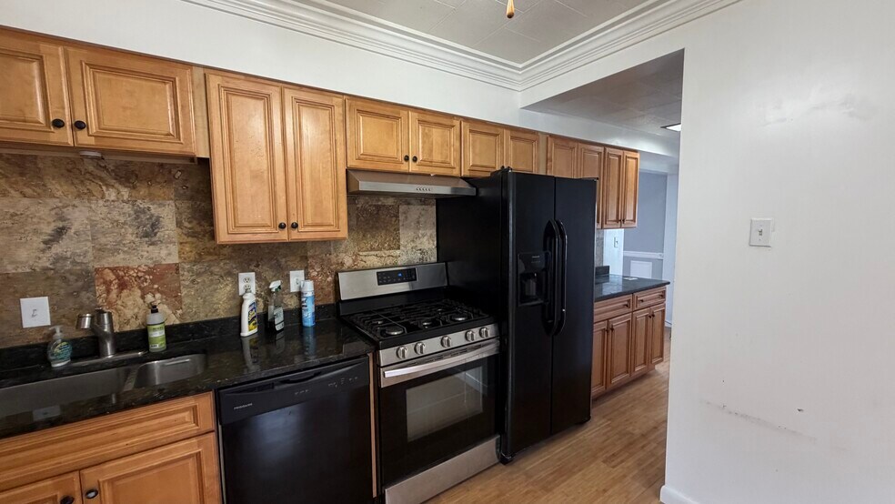 Building Photo - 131 Josephine Ave