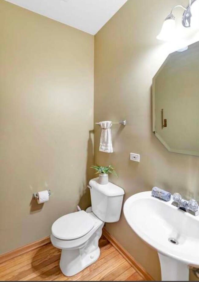 Building Photo - 143 Monarch Dr