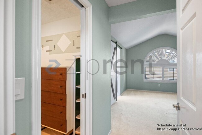 Building Photo - 7898 Gate Way