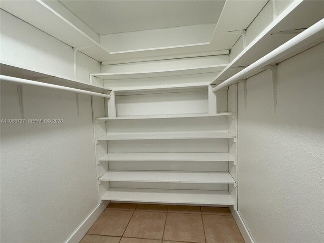 Building Photo - 2202 San Remo Cir