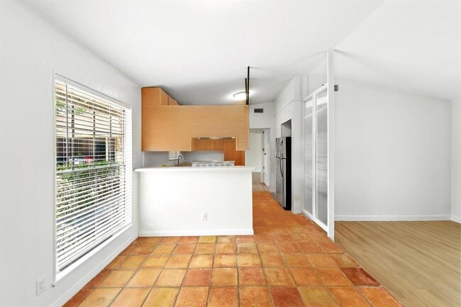 Building Photo - 5412 Manor Rd