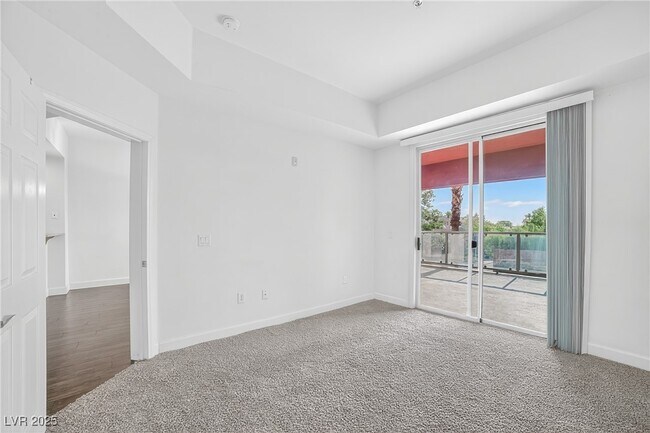 Building Photo - 87 E Agate Ave