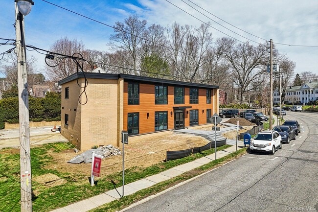 Building Photo - 325 Manville Rd