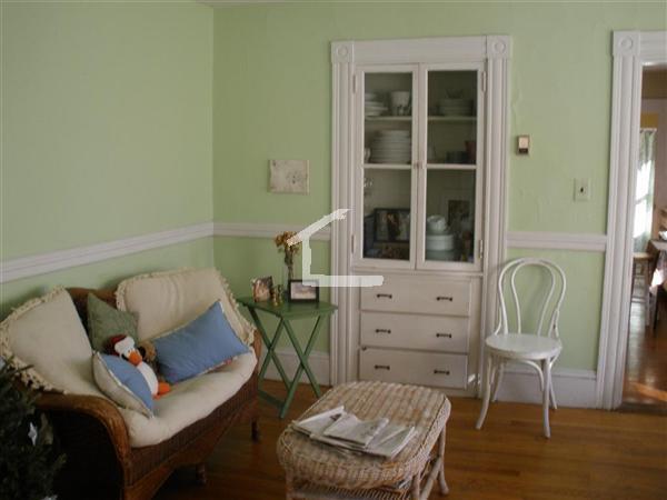 Building Photo - 26 Aldie St