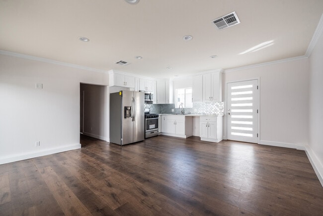 Building Photo - 7058 Willis Ave