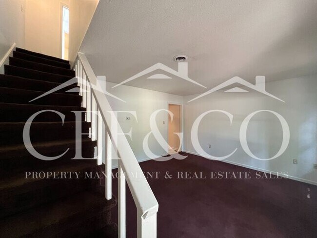 Building Photo - 108-B Stonecreek Dr