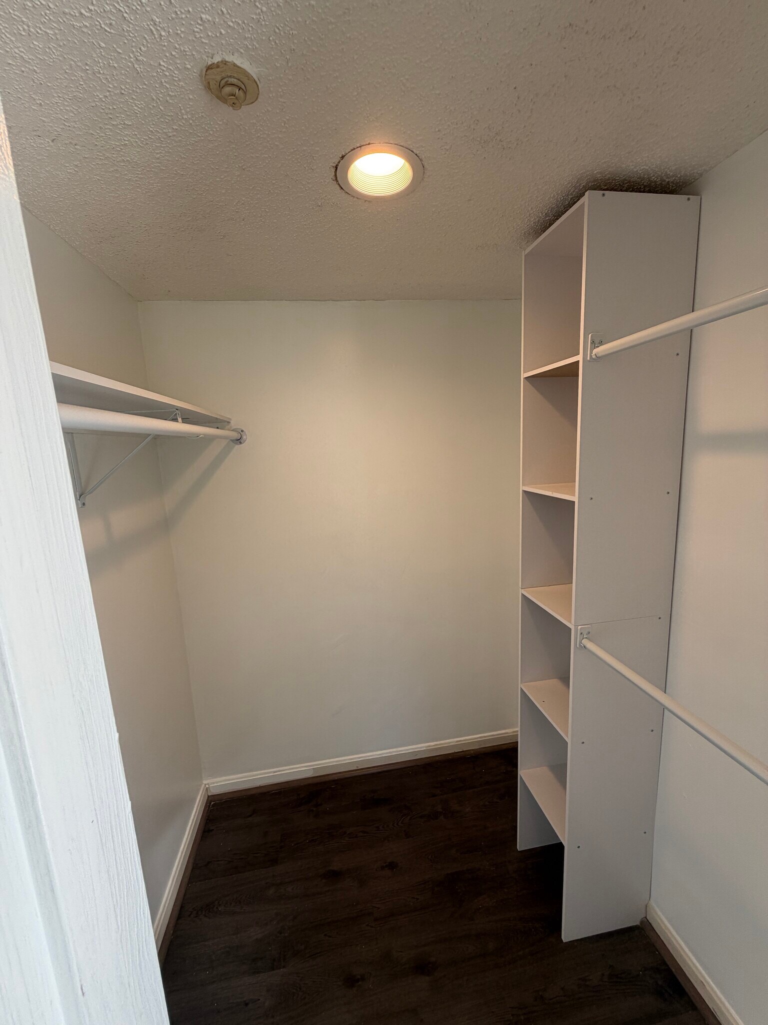 Building Photo - 10401 Beacon Ridge Dr