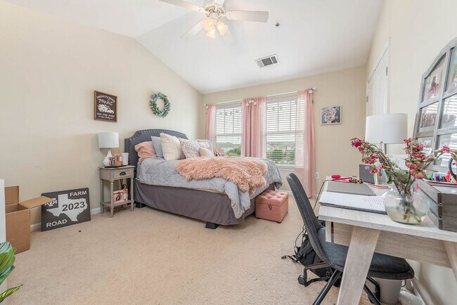 Building Photo - PRE-LEASE August 2026!!! 2/2.5 in The Wood...