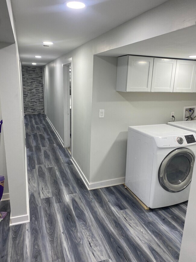 Building Photo - 5505 N Major Ave