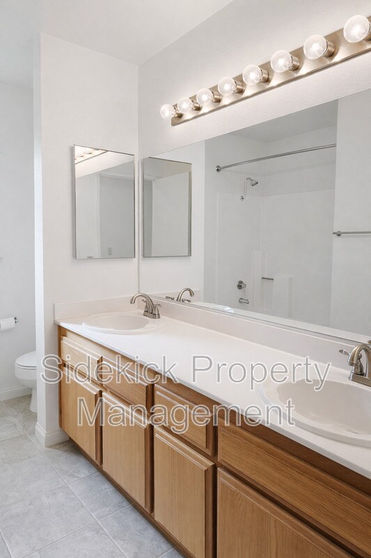 Building Photo - 15775 Cheyenne St